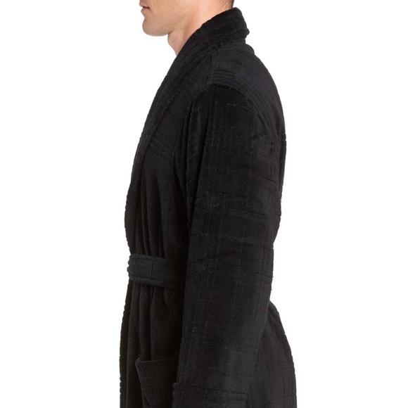 Majestic Mens Plush Fleece Robe Black Window - Picture 4 of 8